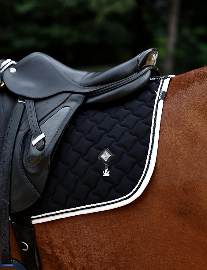Close Contact Non-Slip Design Horse Riding Pad Moisture-Wicking Shock Absorbing English Saddle Pad for Horses
