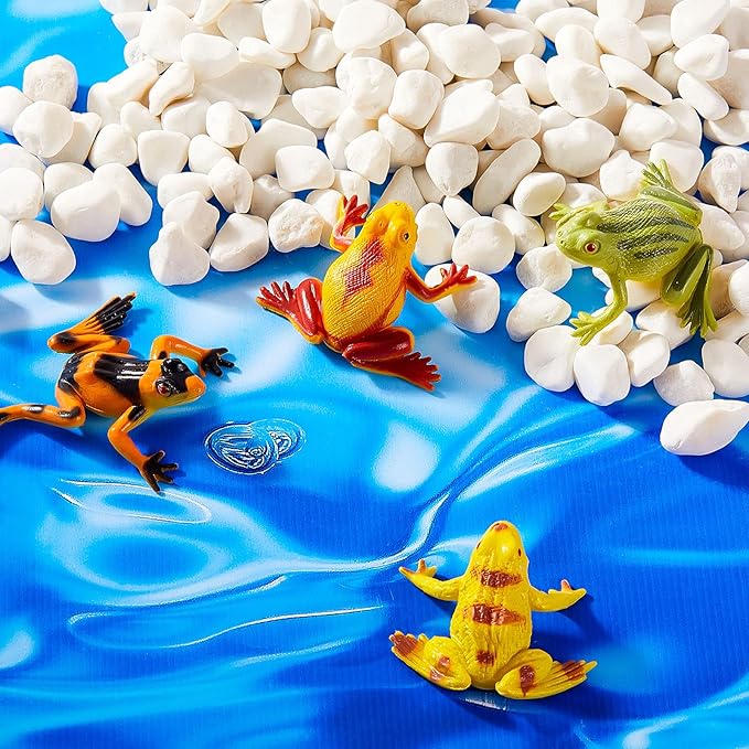 24 Pieces Plastic Frogs Toy Mini Vinyl Realistic Frog Decorations Fun Rain Forest Character Figures Lifelike Toy for Rana Crafting Party Supplies Home Decor Game