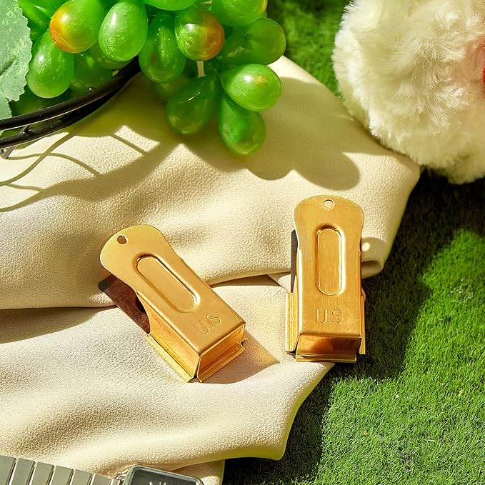 2 Pieces Brass Pet Training Clicker Signaling Cricket Clicker Metal Dog Clicker for Puppy Cats Trainer Pet Owners (Gold)